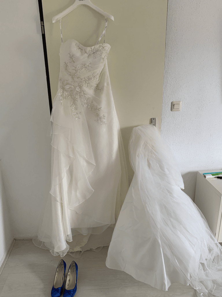 Precious wedding dress Vindress White Regular Long Strapless New (Un-Altered) Satin Size 38