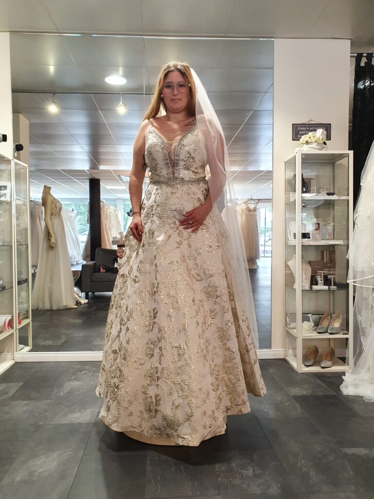 Amazing dress Vindress Colormix Regular Long V-neck New (Un-Altered) Natural Size 40