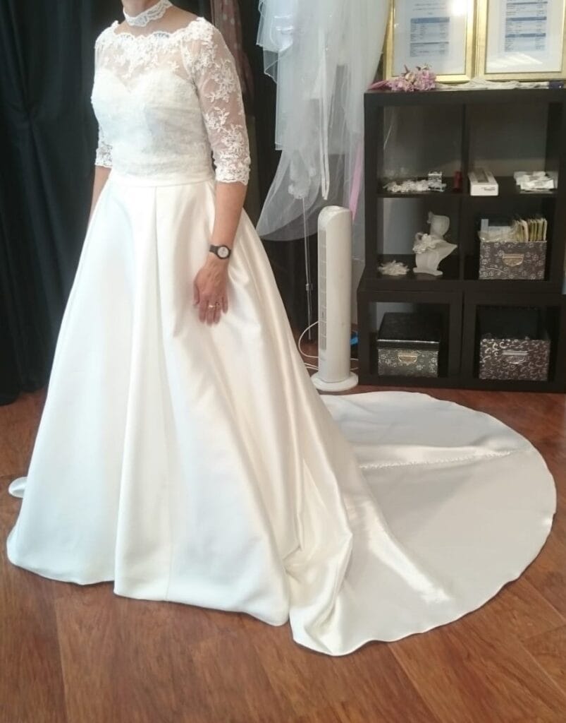 Luxurious wedding dress Vindress Ivory Regular Short V-neck New (Un-Altered) Natural Unknown size